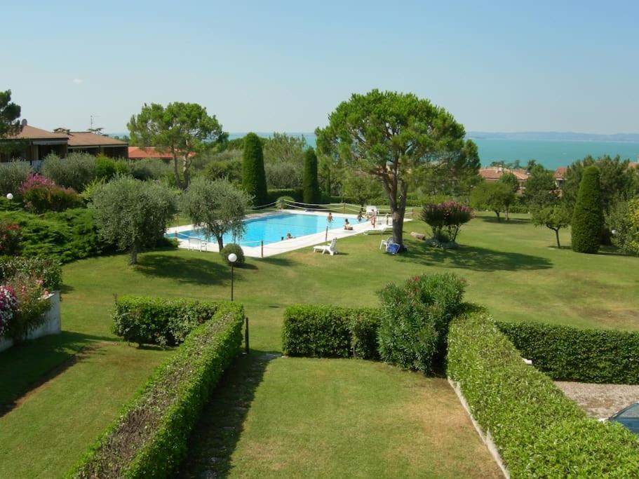 Tennis / Pool / Barbecue Bardolino Exterior photo