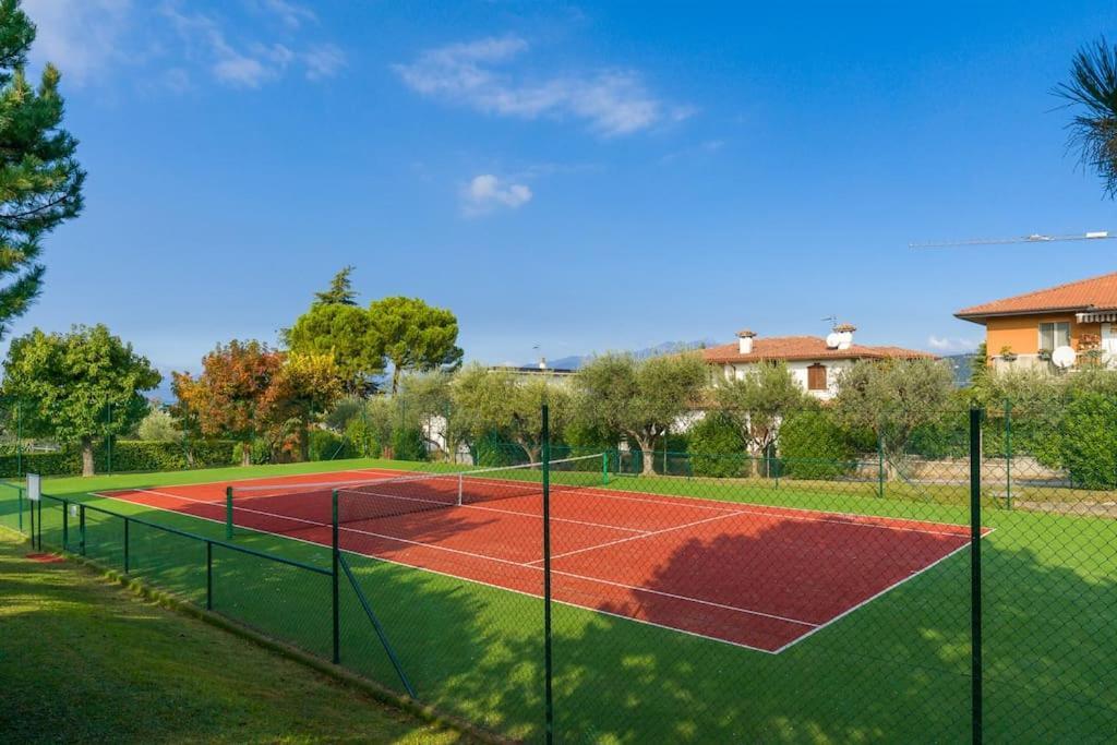 Tennis / Pool / Barbecue Bardolino Exterior photo